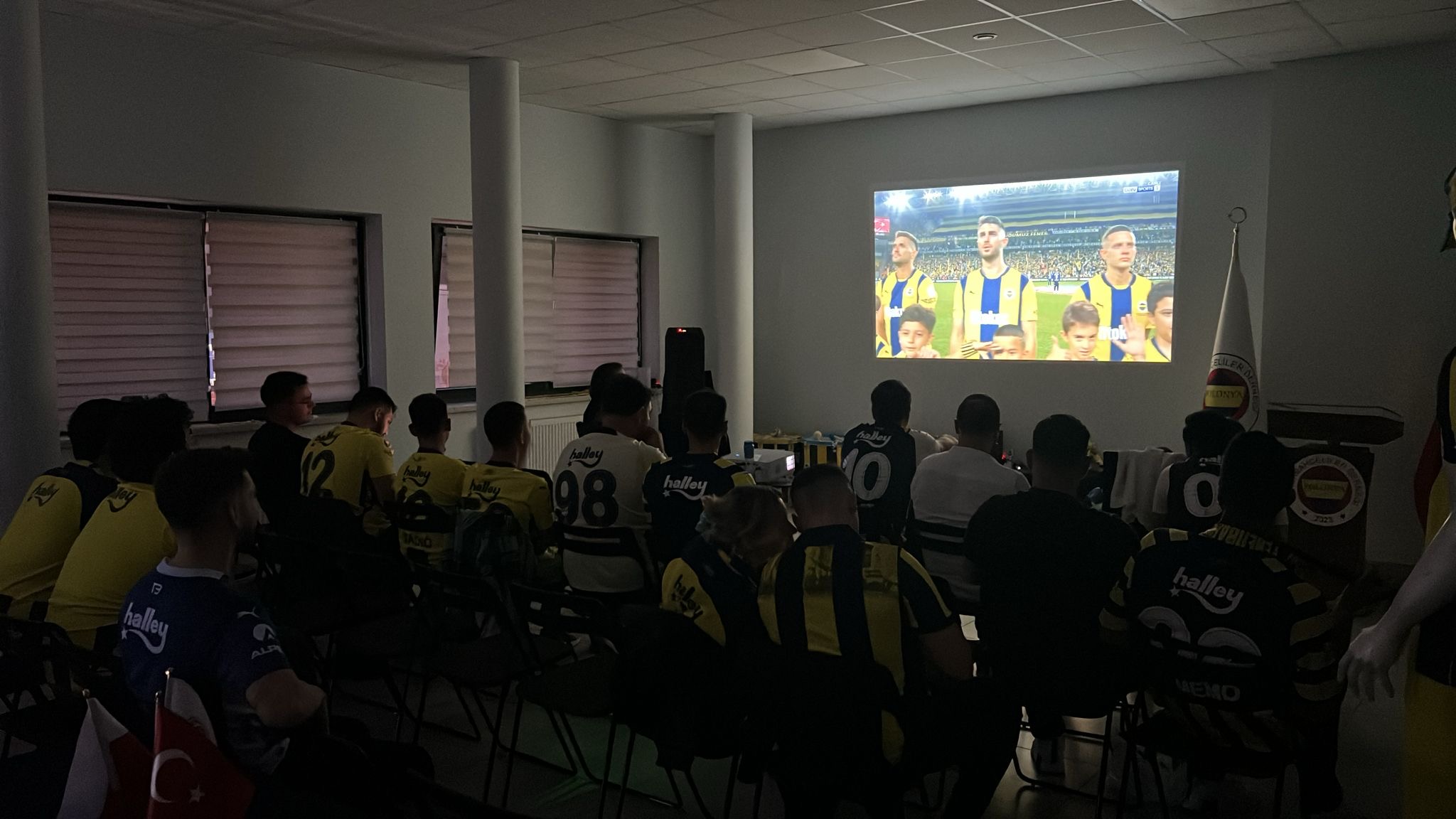Polonya Fenerbahçeliler Derneği'nde Maç İzleme Etkinlikleri Devam Ediyor